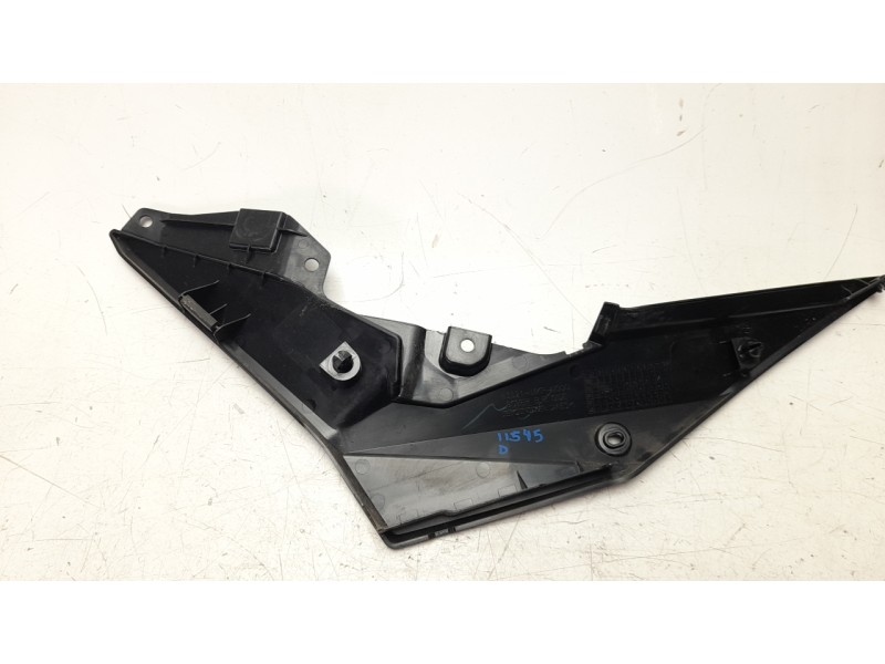 Recambio de moldura para honda cb 500f referencia OEM IAM 83521MKPJ000  