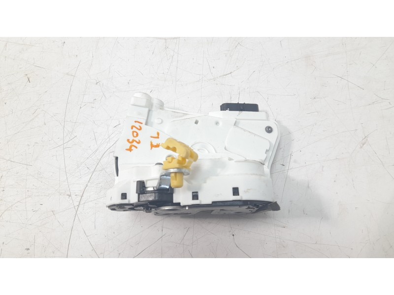 Recambio de cerradura puerta trasera izquierda para mg zs comfort referencia OEM IAM 10845782  