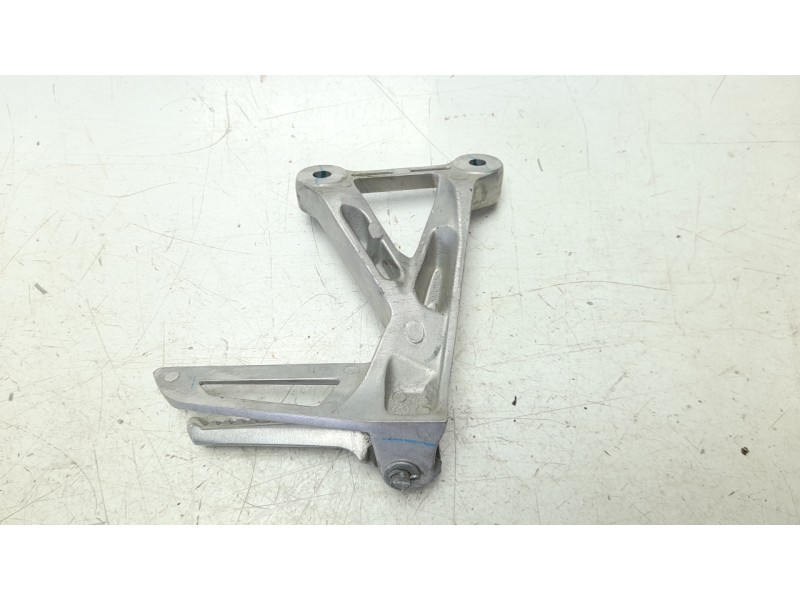 Recambio de estribo lateral para honda cb 500f referencia OEM IAM 50725MJWJ00  