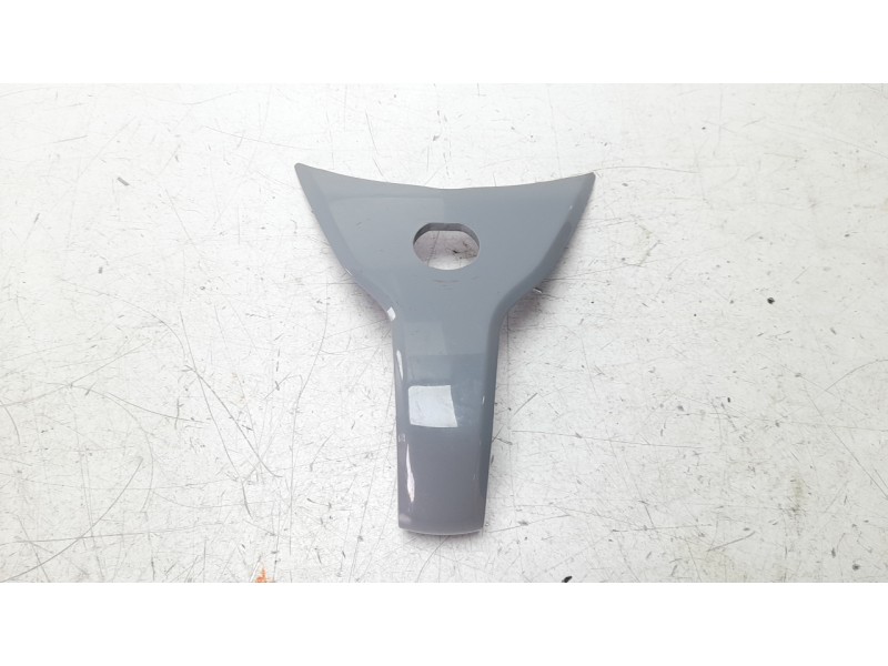 Recambio de moldura para piaggio (vespa) piaggio medley 125 medley 125ie iget referencia OEM IAM 1B001704  