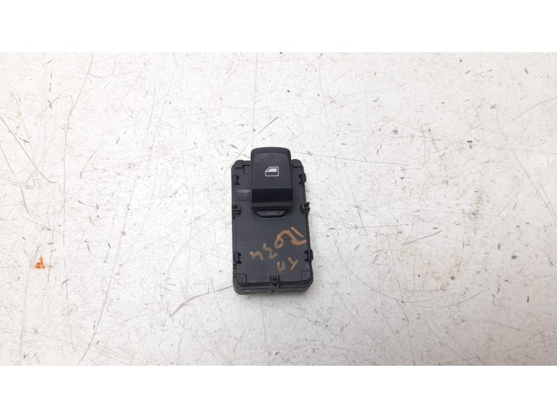 Recambio de mando elevalunas trasero derecho para mg zs comfort referencia OEM IAM 10470989  