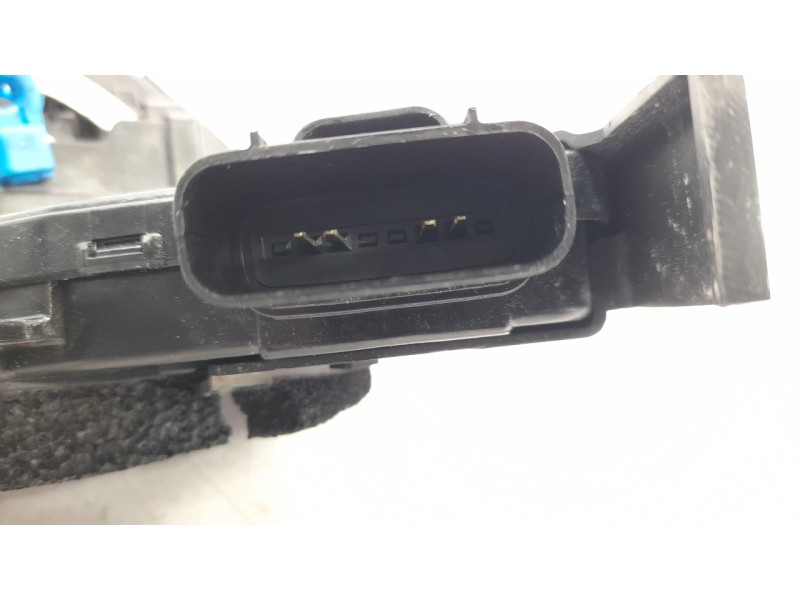 Recambio de cerradura puerta trasera derecha para kia stonic (ybcuv) 1.2 cat referencia OEM IAM 814B0H8010  