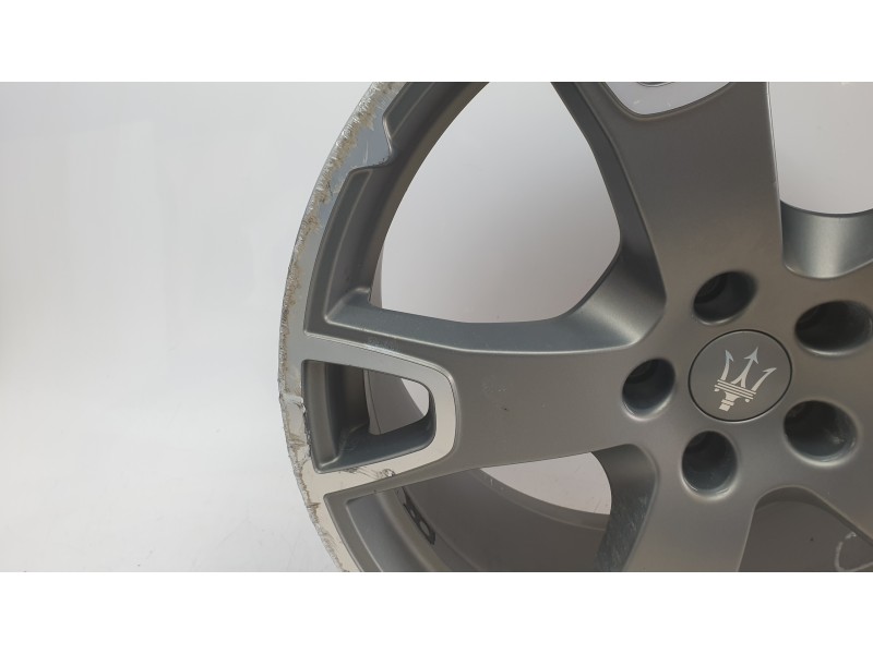 Recambio de llanta para maserati levante suv (m161) 3.0 d q4 referencia OEM IAM 670044701  