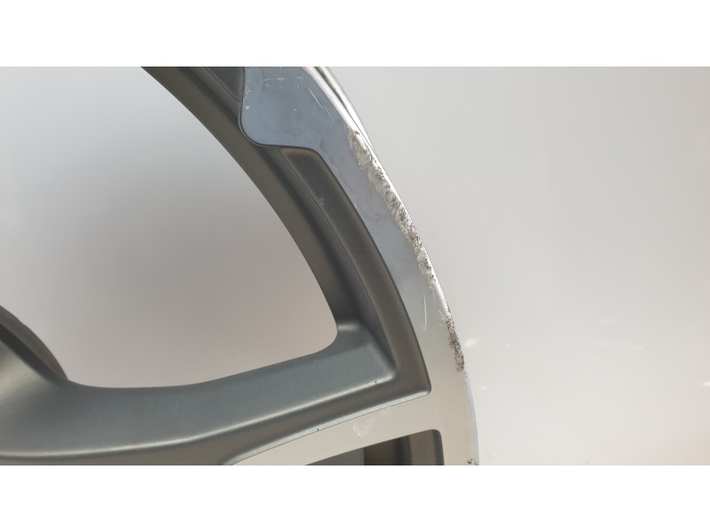 Recambio de llanta para maserati levante suv (m161) 3.0 d q4 referencia OEM IAM 670044701  