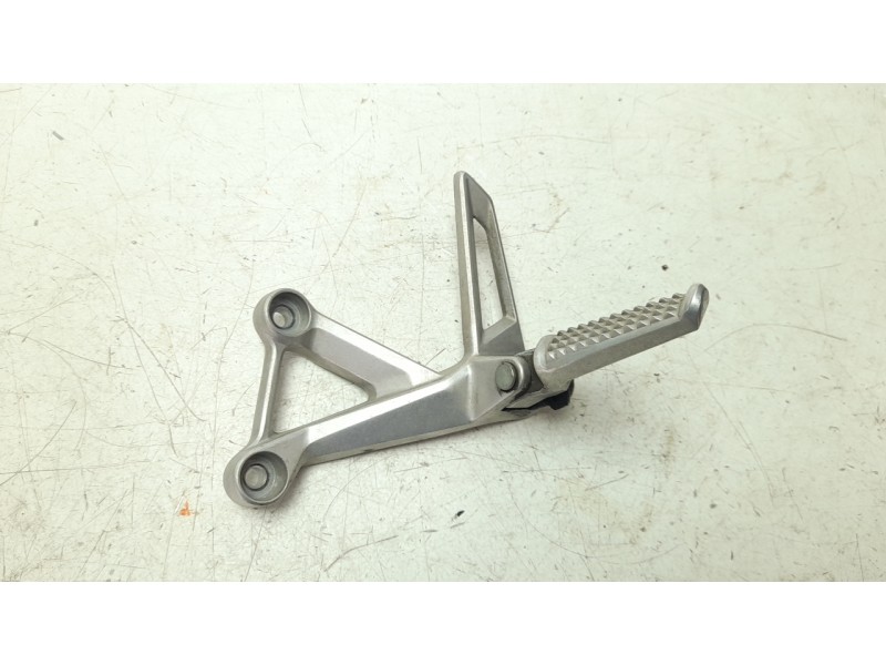 Recambio de estribera izquierda para honda cbr 500r cbr 500 r referencia OEM IAM 50712MGSD30  