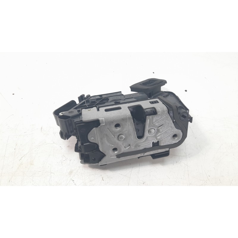 Recambio de cerradura puerta delantera derecha para audi a3 limousine (8ys, 8ym) 30 tdi referencia OEM IAM 5TB837015E  