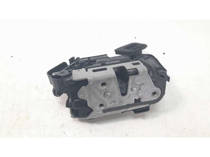 Recambio de cerradura puerta delantera derecha para audi a3 limousine (8ys, 8ym) 30 tdi referencia OEM IAM 5TB837015E  