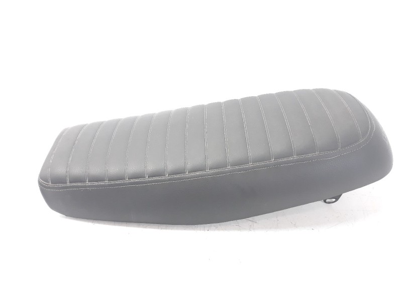 Recambio de asiento para brixton bx125x bx 125 referencia OEM IAM 701000146  