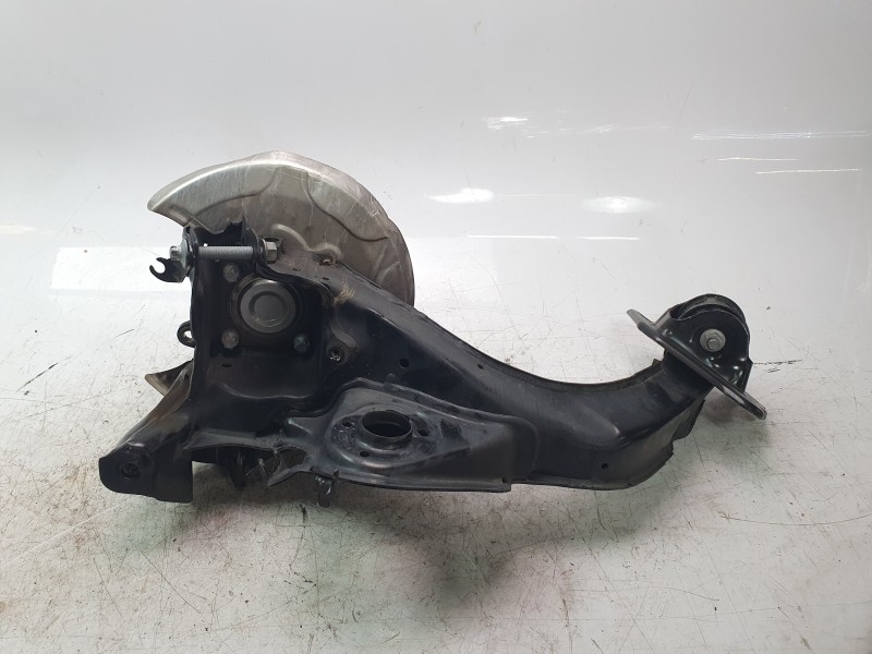Recambio de mangueta trasera izquierda para bmw 1 (f40) 118 i referencia OEM IAM 33308842879  