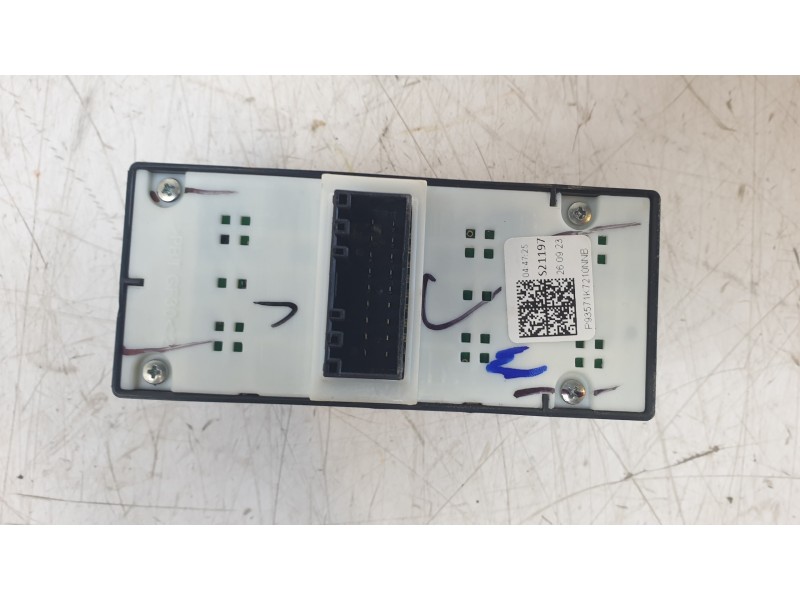Recambio de mando elevalunas delantero izquierdo para hyundai i10 iii (ac3, ai3) 1.0 mpi referencia OEM IAM 93571K7210NNB  