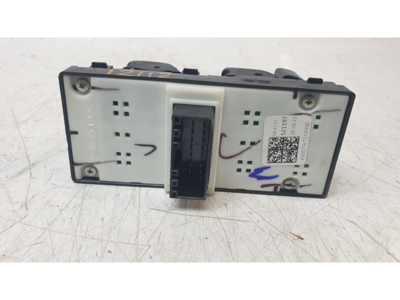 Recambio de mando elevalunas delantero izquierdo para hyundai i10 iii (ac3, ai3) 1.0 mpi referencia OEM IAM 93571K7210NNB  