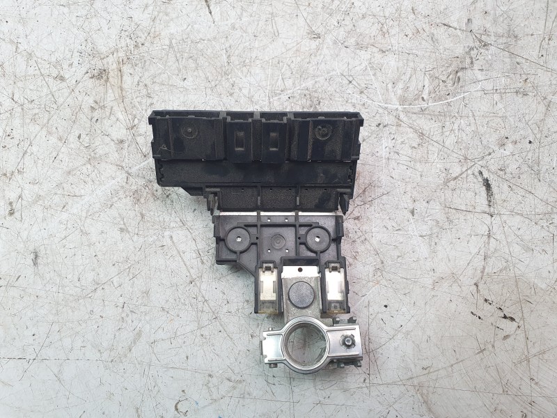 Recambio de caja reles / fusibles para dacia sandero iii stepway extreme referencia OEM IAM E5021406  