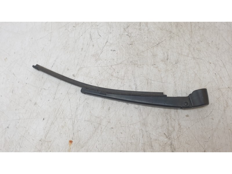 Recambio de brazo limpia trasero para mercedes-benz clase gla (w156) gla 200 cdi (156.908) referencia OEM IAM 1568200044  