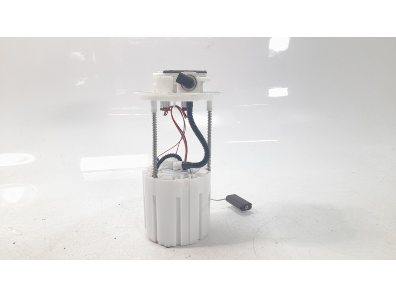 Recambio de bomba combustible para hyundai tucson (nx) klass 2wd referencia OEM IAM 31110N7000  