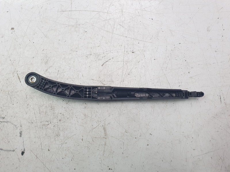 Recambio de brazo limpia trasero para hyundai tucson (nx) klass 2wd referencia OEM IAM 98820N9000  