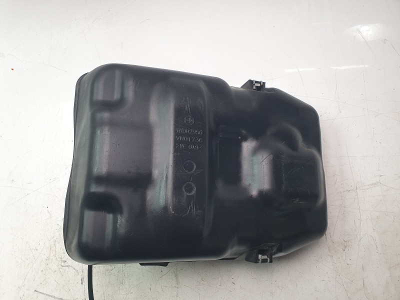 Recambio de deposito combustible para piaggio (vespa) piaggio medley 125 medley 125ie iget referencia OEM IAM 1B002003  