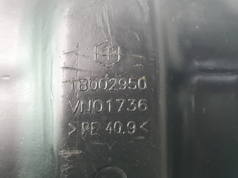 Recambio de deposito combustible para piaggio (vespa) piaggio medley 125 medley 125ie iget referencia OEM IAM 1B002003  