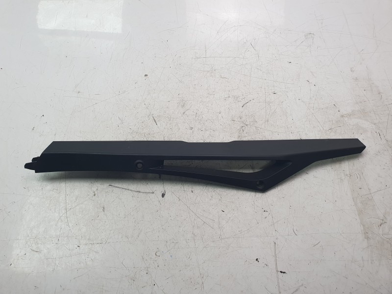 Recambio de cubrecadena para ktm duke 790 duke l referencia OEM IAM C90704061000  
