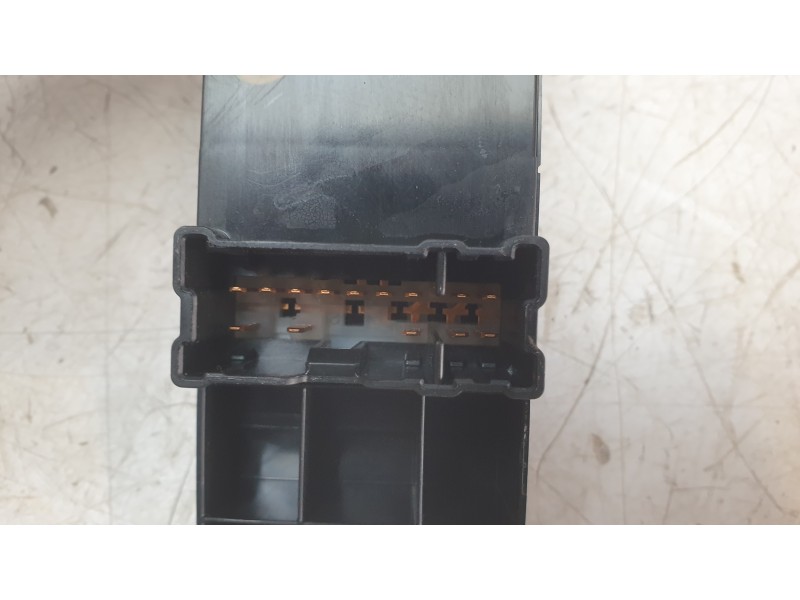 Recambio de mando elevalunas delantero izquierdo para nissan micra v (k14) 1.0 ig-t 100 referencia OEM IAM 254015FA0A  