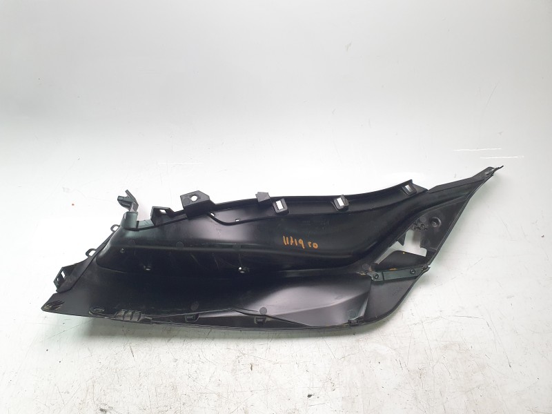 Recambio de moldura para piaggio (vespa) piaggio medley 125 medley 125ie iget referencia OEM IAM 1B006568VN01792  