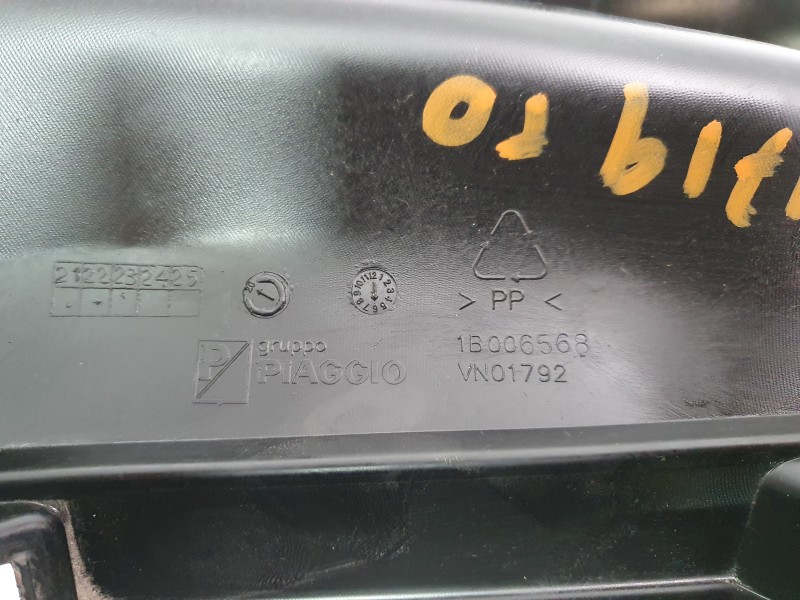 Recambio de moldura para piaggio (vespa) piaggio medley 125 medley 125ie iget referencia OEM IAM 1B006568VN01792  