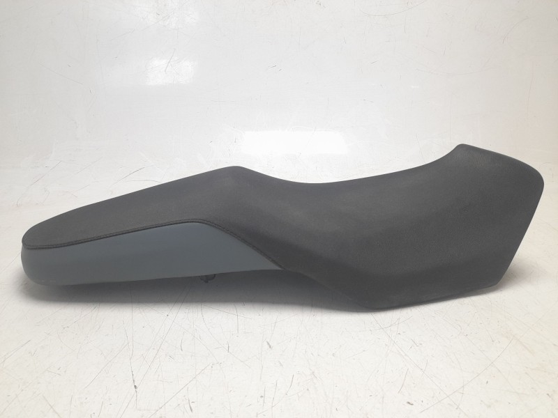 Recambio de asiento para bmw f 750 gs referencia OEM IAM 52538564836  