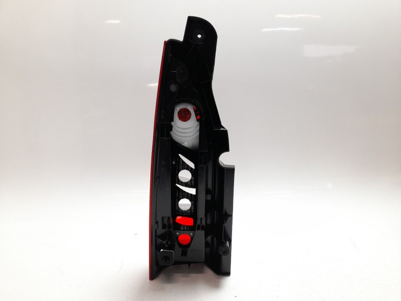 Recambio de piloto trasero derecho para citroën berlingo station wagon referencia OEM IAM 9677205080 103F07550772 103F07550772 ,