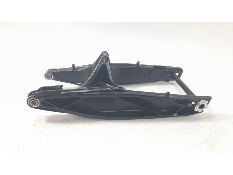 Recambio de basculante para ktm duke 790 duke l referencia OEM IAM C90704030044C1  