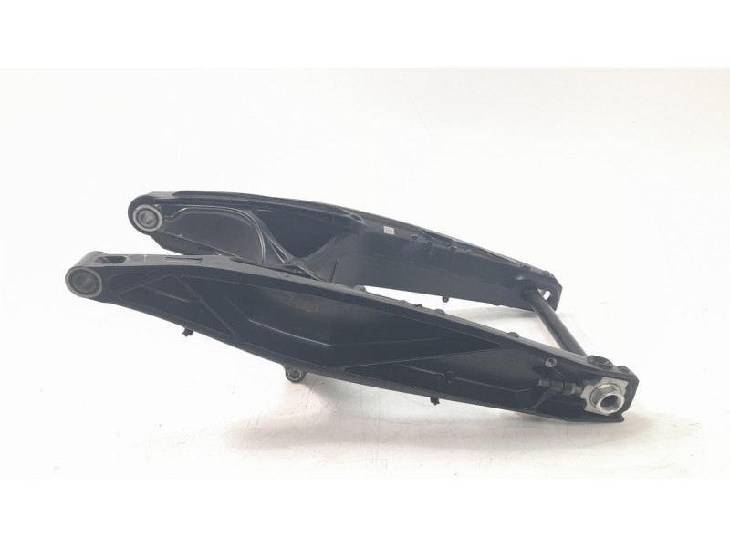 Recambio de basculante para ktm duke 790 duke l referencia OEM IAM C90704030044C1  