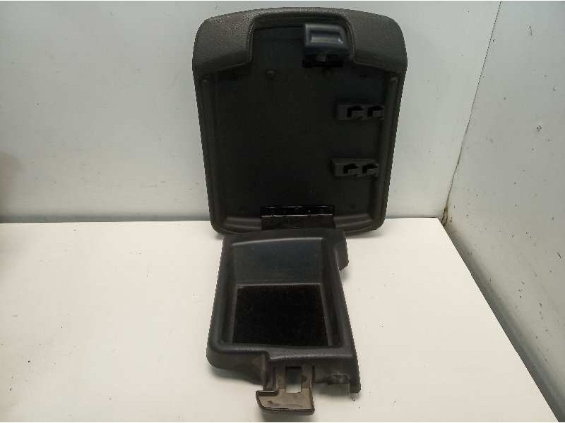 Recambio de apoyabrazos central para nissan pathfinder (r51) 2.5 dci diesel cat referencia OEM IAM 045G82  