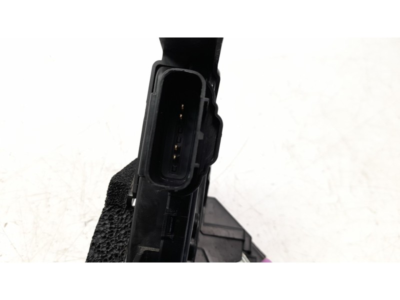 Recambio de cerradura puerta trasera izquierda para kia stonic (ybcuv) 1.2 cat referencia OEM IAM 81410H8020  