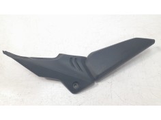 Recambio de moldura para honda cb 650r referencia OEM IAM 83511MKYD500  