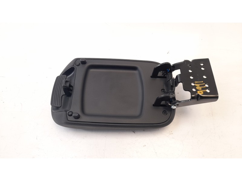 Recambio de apoyabrazos central para hyundai kona 1.0 tgdi cat referencia OEM IAM 84611J9000TRY  
