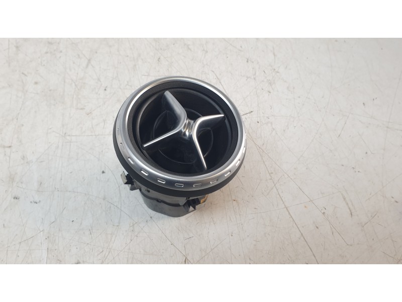 Recambio de aireador central para mercedes-benz clase gla (w156) gla 200 cdi (156.908) referencia OEM IAM 1568300054  
