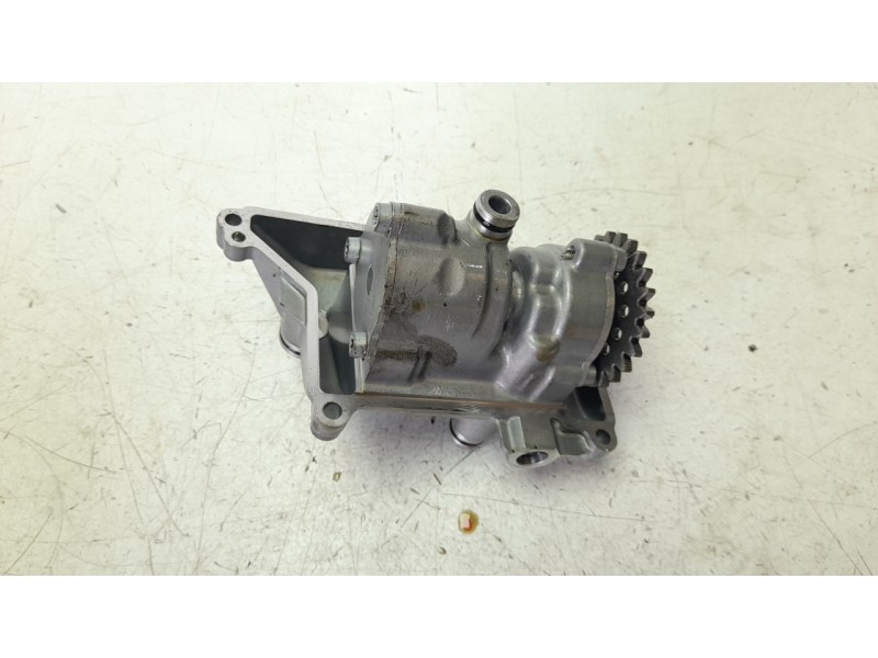 Recambio de bomba aceite para ktm duke 790 duke l referencia OEM IAM C90038012000  