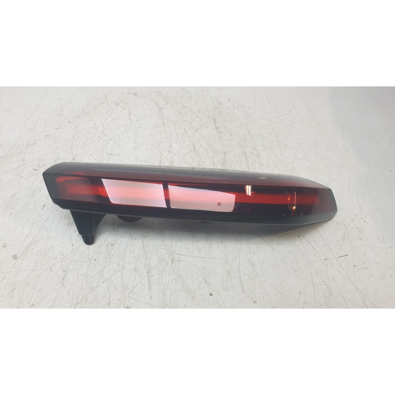 Recambio de piloto trasero derecho interior para citroën c4 berlina e-feel pack referencia OEM IAM 9831120580  
