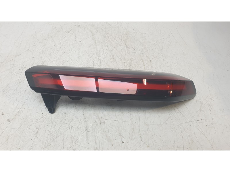 Recambio de piloto trasero derecho interior para citroën c4 berlina e-feel pack referencia OEM IAM 9831120580  