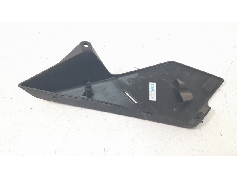 Recambio de moldura para ktm duke 790 duke l referencia OEM IAM C90708071000  