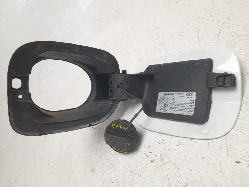 Recambio de tapa exterior combustible para audi q5 (8rb) 2.0 tdi quattro referencia OEM IAM 8K0010508A  