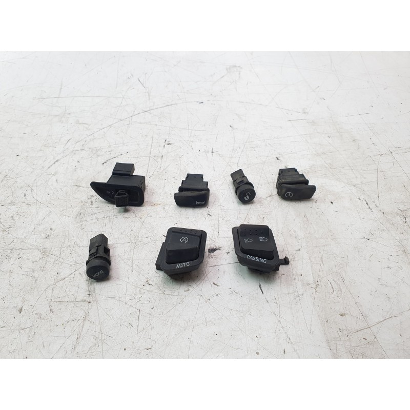 Recambio de quilla izquierda para piaggio (vespa) piaggio medley 125 medley 125ie iget referencia OEM IAM SAEQB07  
