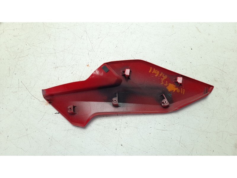 Recambio de moldura para honda cbr 500r cbr 500 r referencia OEM IAM 83611MKPJ000  