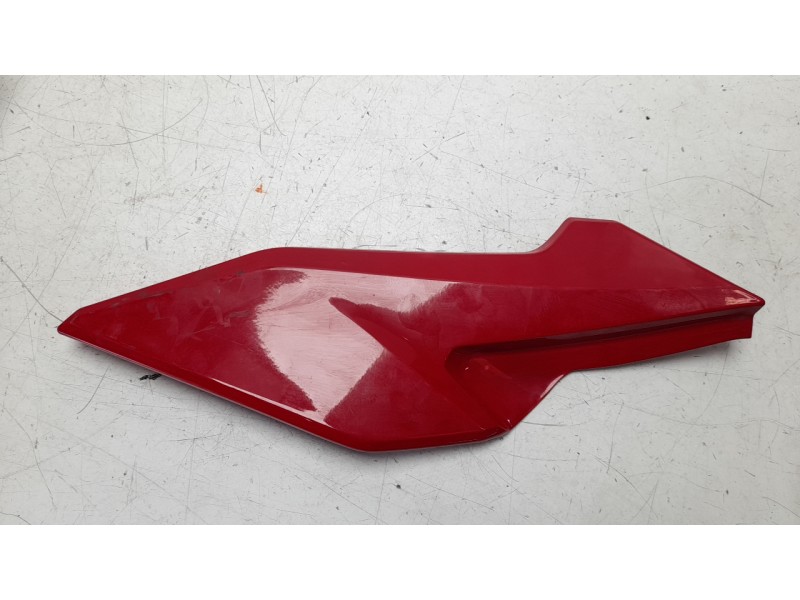 Recambio de moldura para honda cbr 500r cbr 500 r referencia OEM IAM 83511MKPJ000  