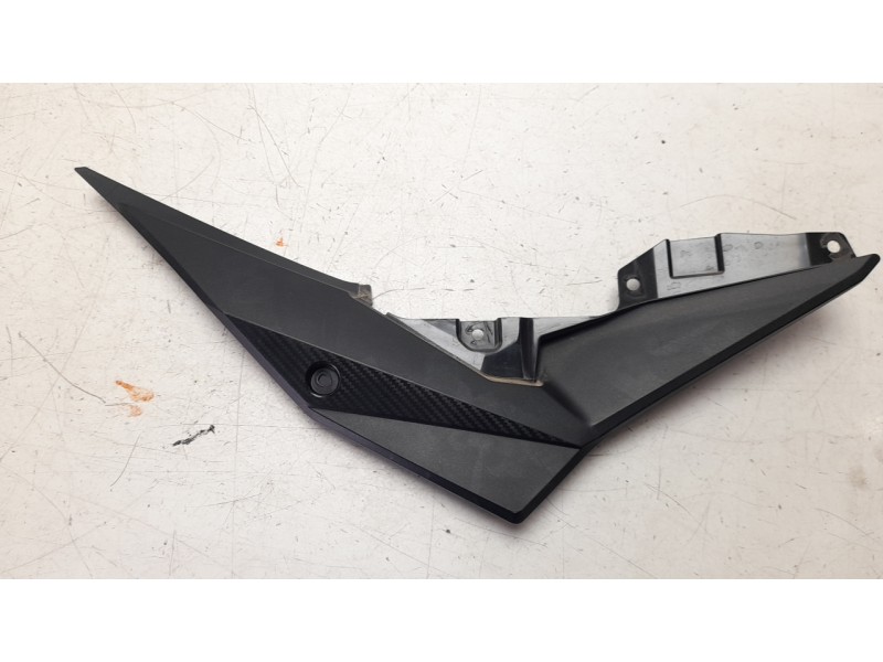 Recambio de moldura para honda cbr 500r cbr 500 r referencia OEM IAM 83521MKPJ000  