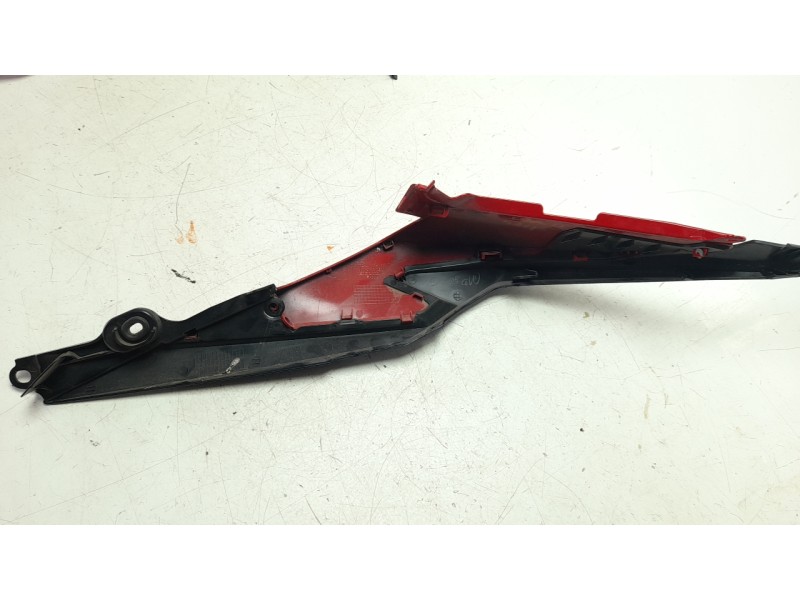 Recambio de moldura para honda cbr 500r cbr 500 r referencia OEM IAM 77241MKPJ000  