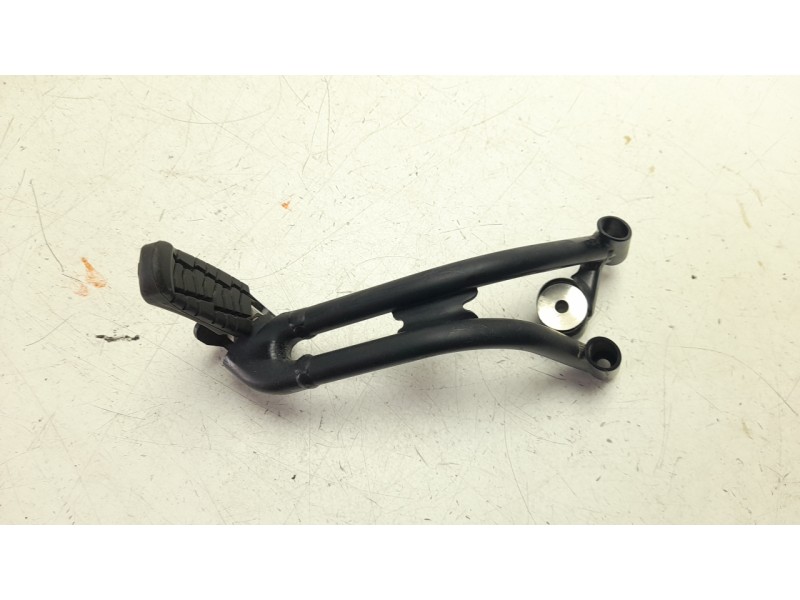 Recambio de estribo lateral para ktm duke 790 duke l referencia OEM IAM C90703051000  