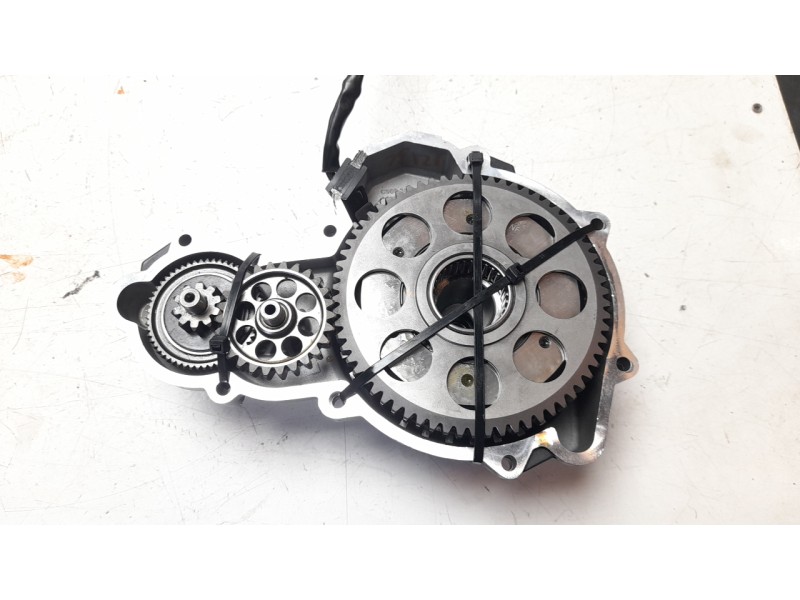Recambio de alternador para ktm duke 790 duke l referencia OEM IAM C9003020200041  
