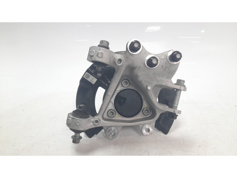 Recambio de mangueta trasera derecha para hyundai tucson (nx) klass 2wd referencia OEM IAM 52711N7100  