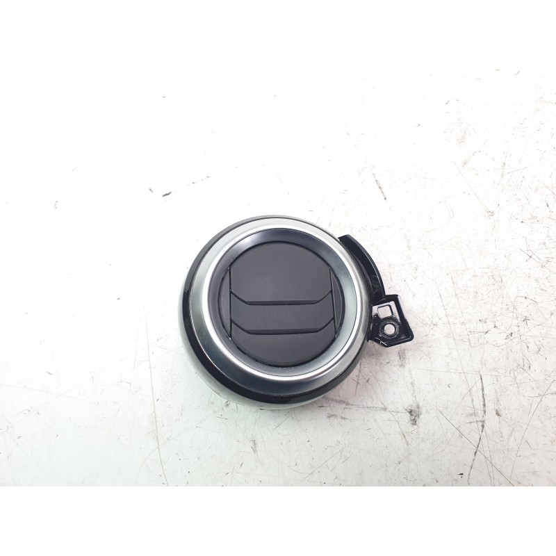 Recambio de rejilla aireadora para nissan micra v (k14) 1.0 ig-t 100 referencia OEM IAM 687655FA0A  
