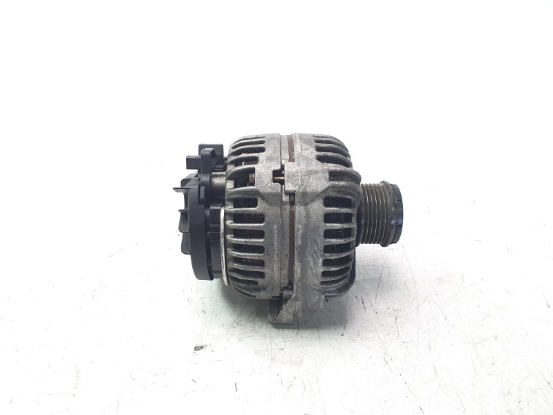 Recambio de alternador para volvo s60 i (384) d5 referencia OEM IAM 30658085  