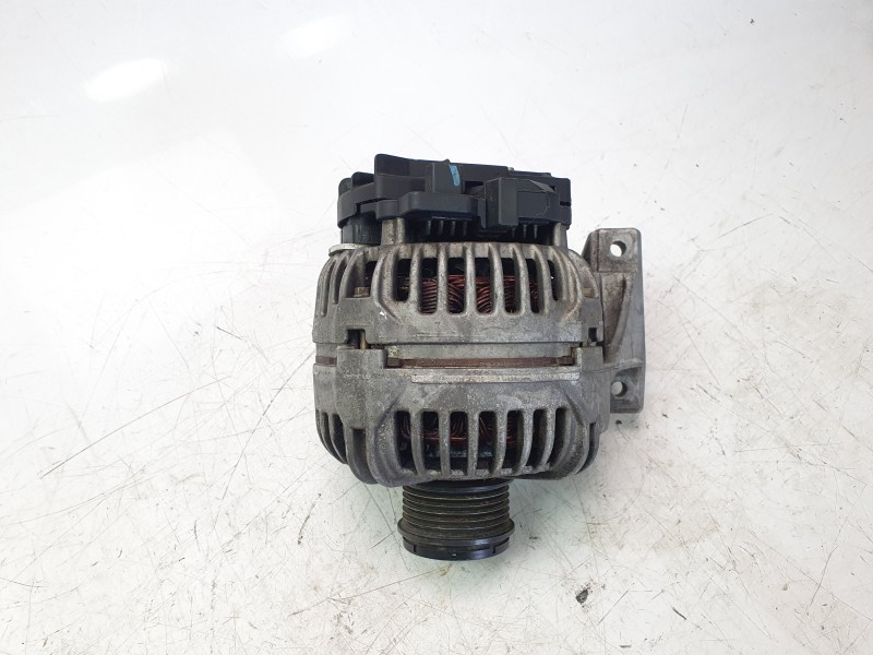 Recambio de alternador para volvo s60 i (384) d5 referencia OEM IAM 30658085  